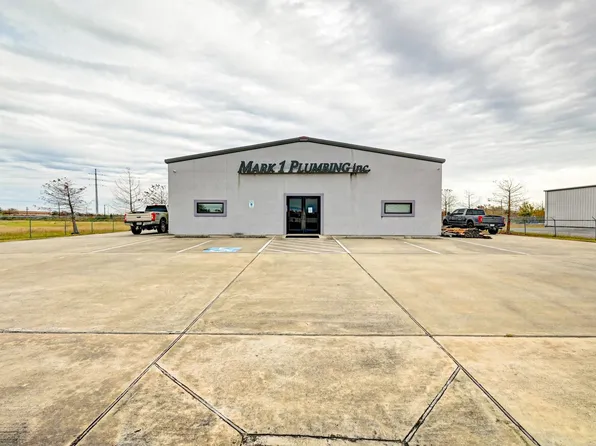 1070 N Pine Rd, Texas City, TX 77591