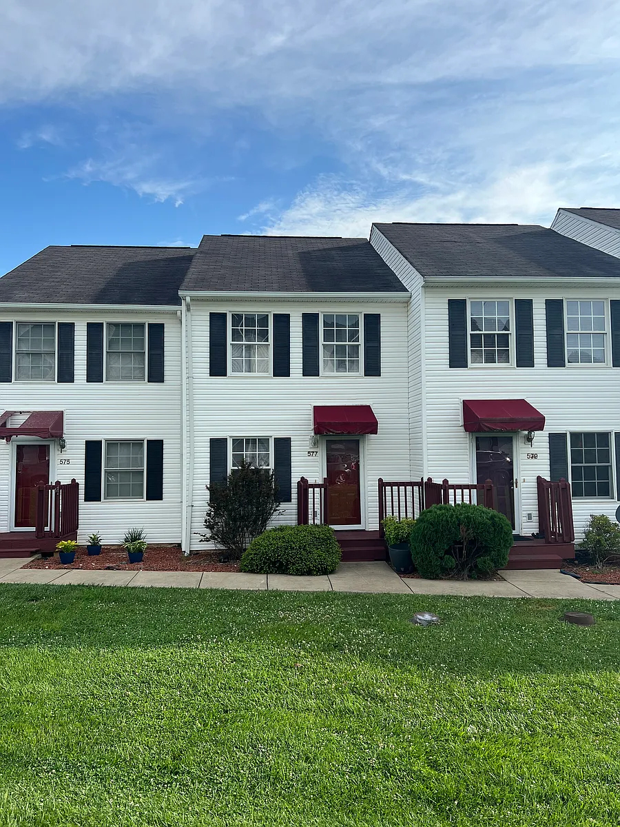Building Photo - 633 Beaverview Dr