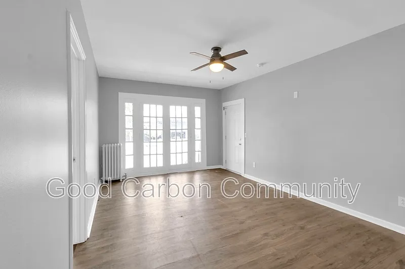 2100 Delaware Ave #5
