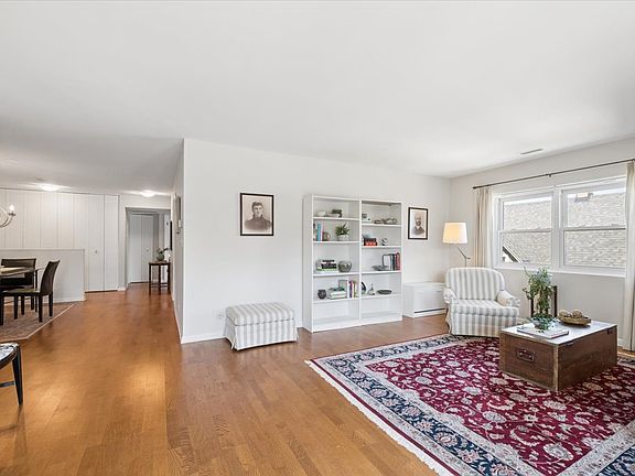 4th image of 215 Marengo Ave APT 3A