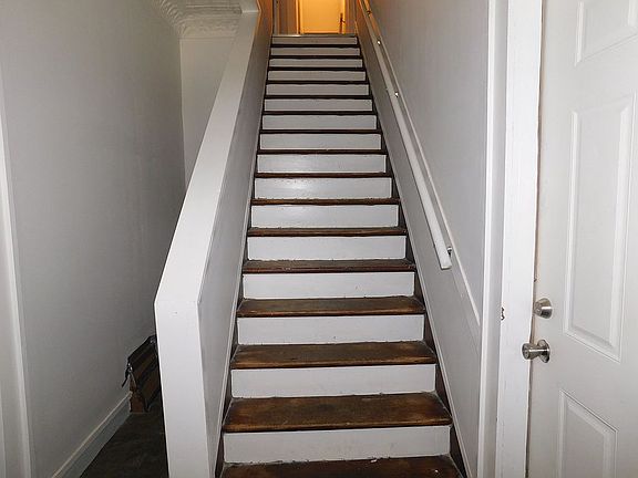 3rd image of 914 Harmony Way