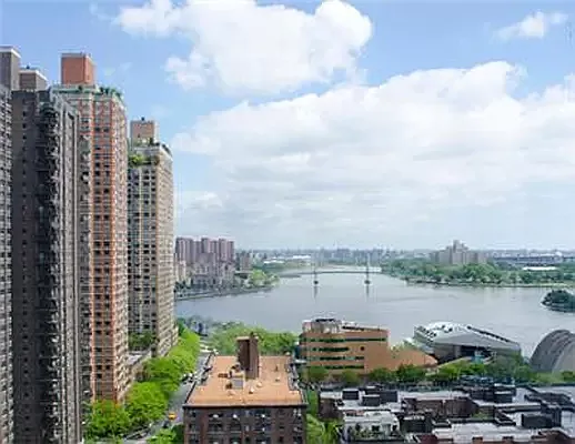 Rented by Solow Realty | media 19