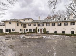 340 N Ahwahnee Rd, Lake Forest, IL 60045