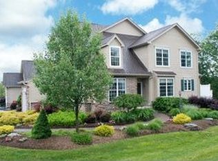 513 Tiger Ct, East Stroudsburg, PA 18302