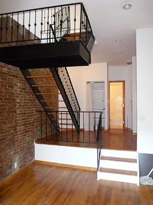 Rented by Chartwell Manhattan Realty | media 25