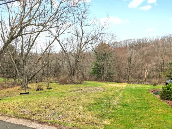 3056 Santiago Rd, Imperial, PA 15126