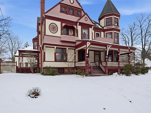 3rd image of 160 Cuyler St