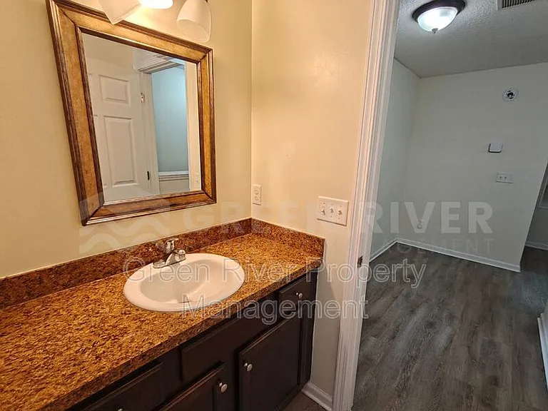 3107 Zeyno Dr — Photo 35
