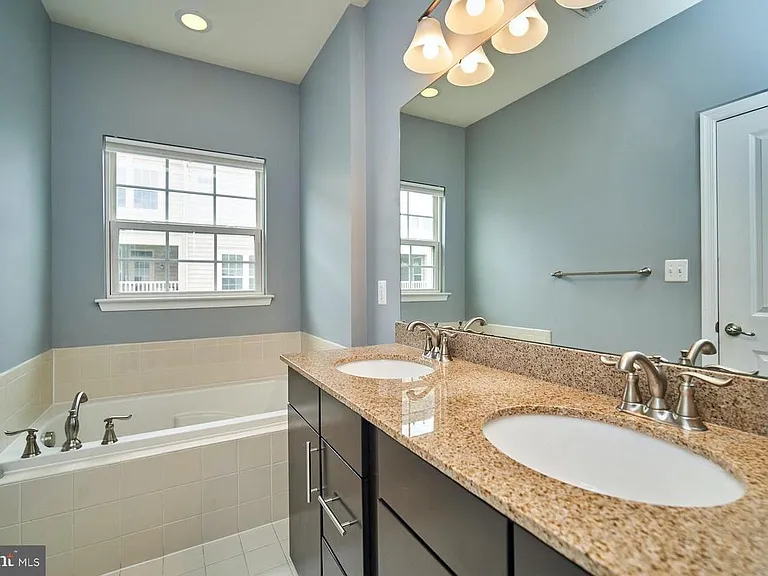 8126 S Channel Dr — Photo 14