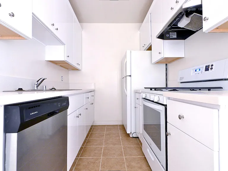1434 12th St #9 — Photo 5