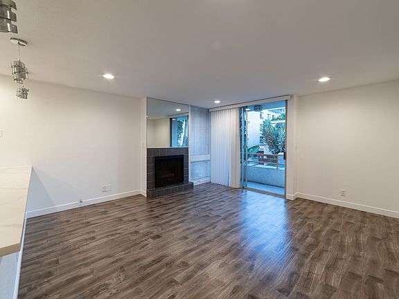 3rd image of 1751 S Bentley Ave APT 1