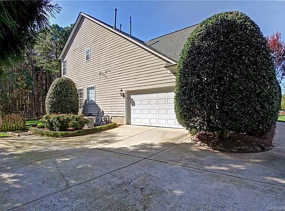 2nd image of 120 Monterey Dr