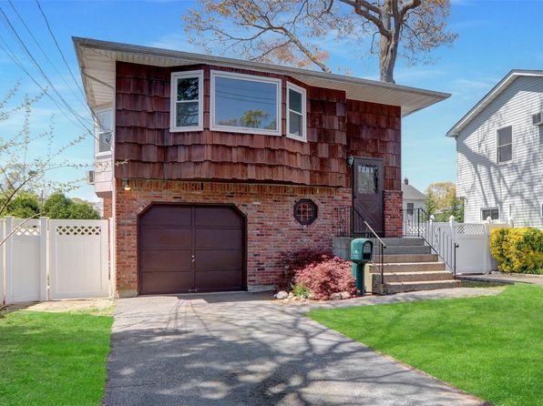 12 Wyant Avenue, Ronkonkoma, NY 11779
