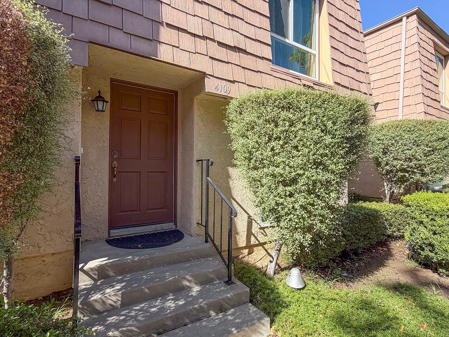 2 bed, 1.5 bath, 1127 sqft, $3,300 — Photo 3