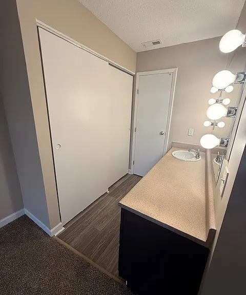 Continent French Quarter Apt — Photo 28