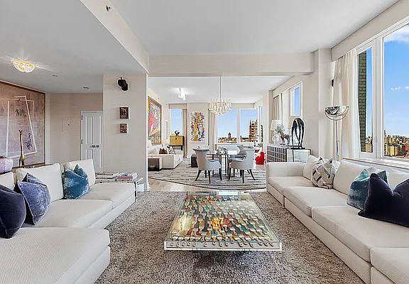 2nd image of 300 E 77th St APT 29B