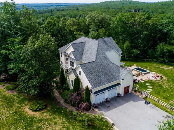 17 Burnham Road, Windham, NH 03087