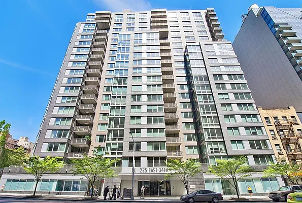 Sold by Triplemint | media 32