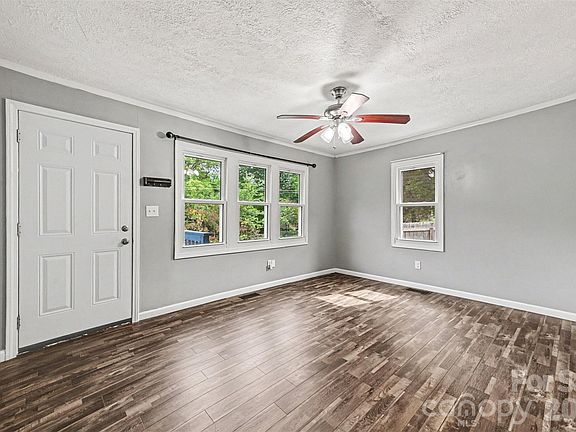 5th image of 139 Kay Ln