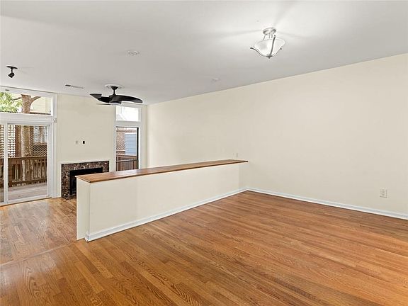 3rd image of 206 6th St NE #206