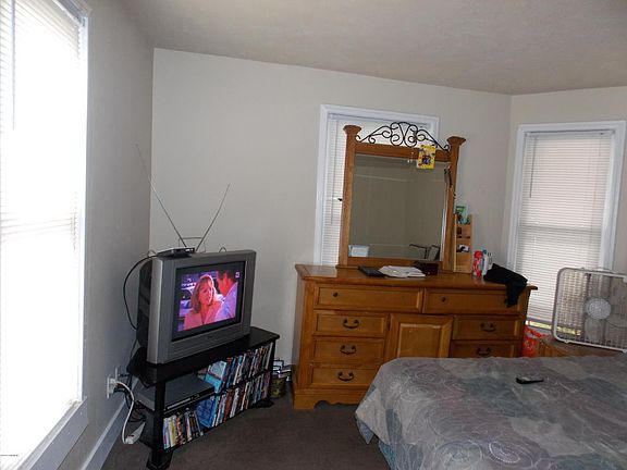 4th image of 1038 Butterworth St SW