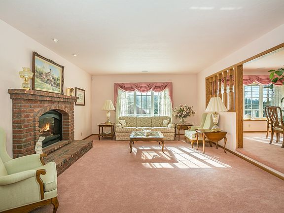 4th image of 39614 Lake Dr