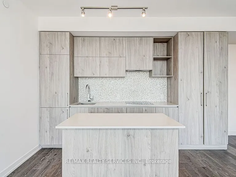 1 Yorkville Ave #2611 — Photo 8