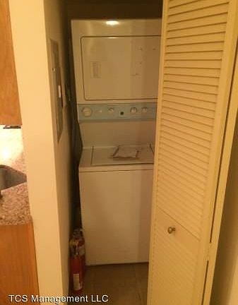 4th image of 212 Christian St #1