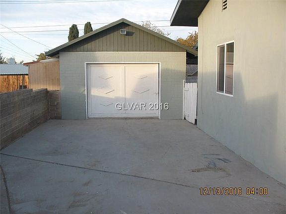 3rd image of 645 Blackmore Dr