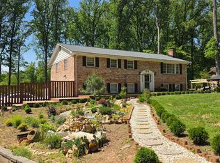 5104 Gunpowder Rd, Fairfax, VA 22030