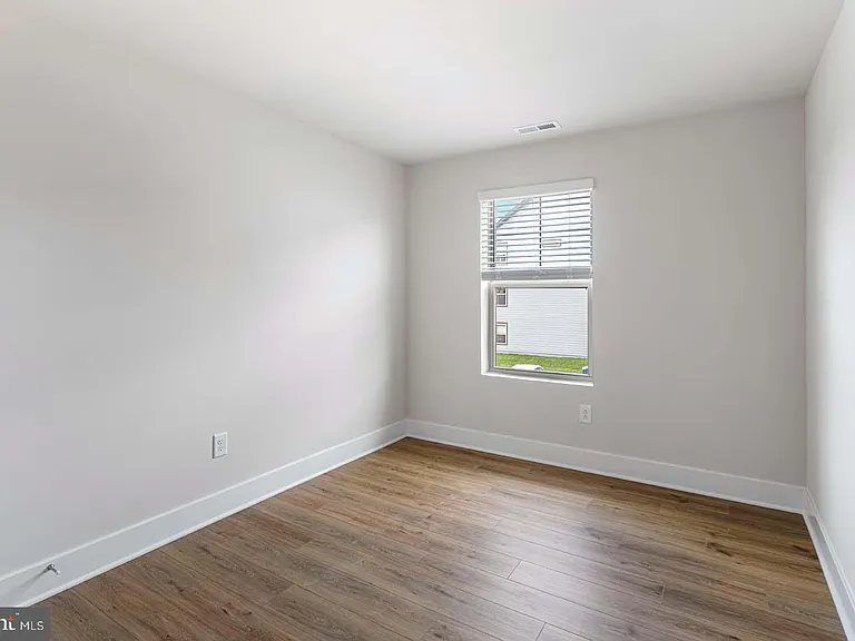 214 Matilda — Photo 14