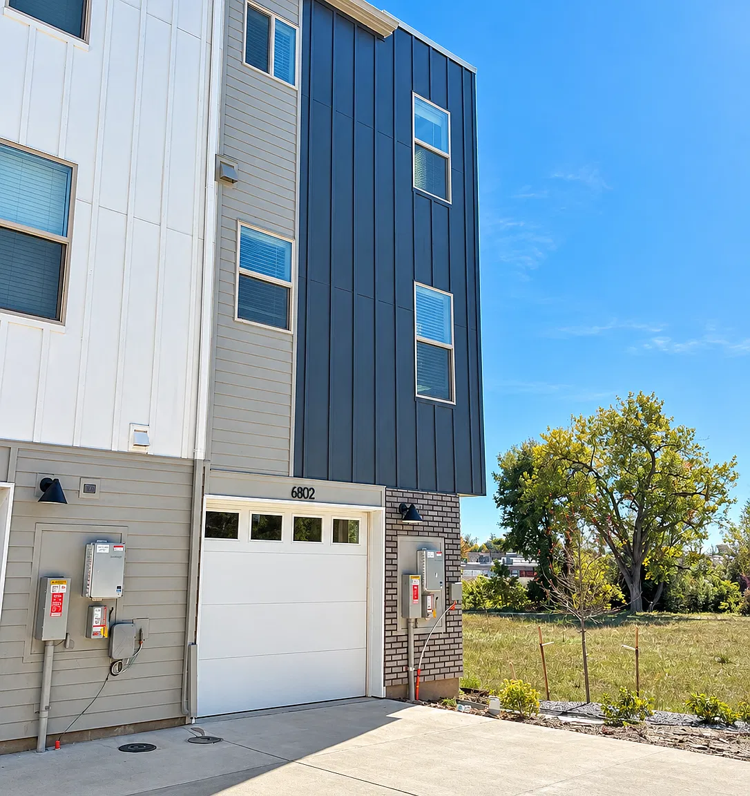 3 bed, 3.5 bath, 1976 sqft, $3,700 — Photo 4