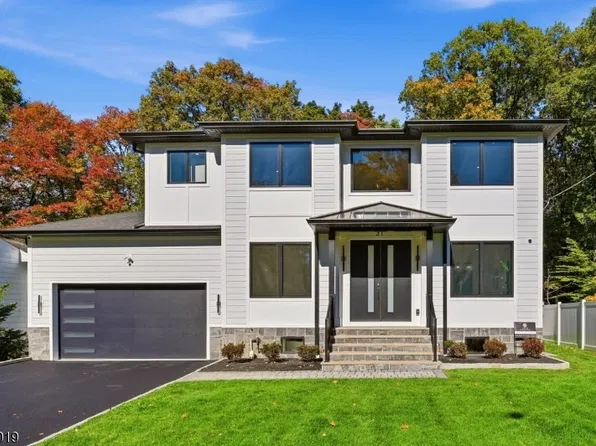 31 Ashwood Dr, Livingston Twp., NJ 07039