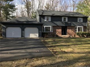 76 Daventry Hill Rd, Avon, CT 06001