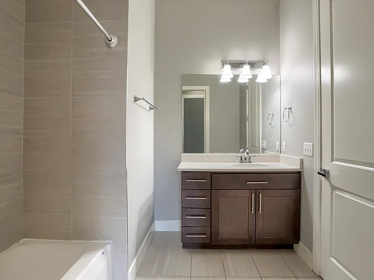 231 State St #204 — Photo 11