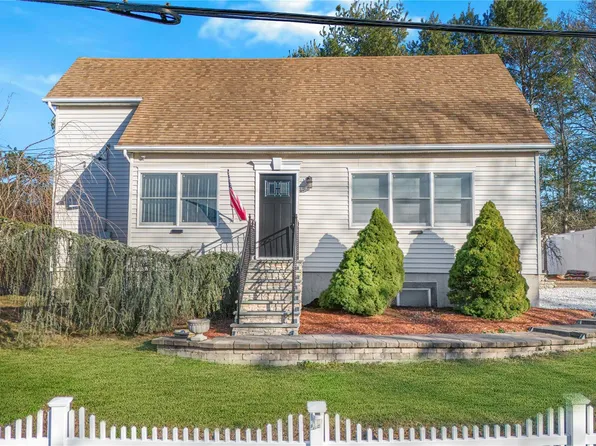 133 South Bicycle Path, Selden, NY 11784