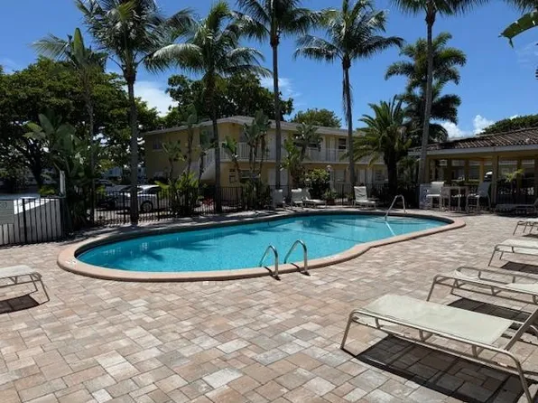 4050 NE 12 Terrace #13, Oakland Park, FL 33334