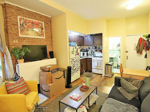 4th image of 726 Amsterdam Ave APT 2C