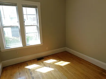 Pleasant St — Photo 8