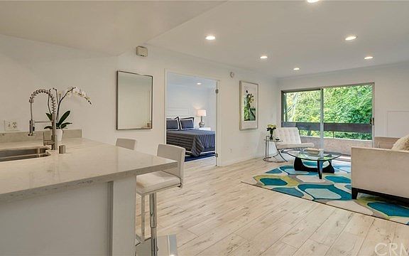 3rd image of 2700 Cahuenga Blvd E APT 4212