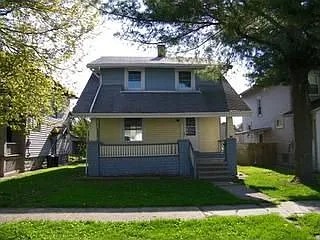 198 Chicago Ave photo 1