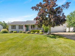 2680 Burgen Ct NE, Grand Rapids, MI 49525