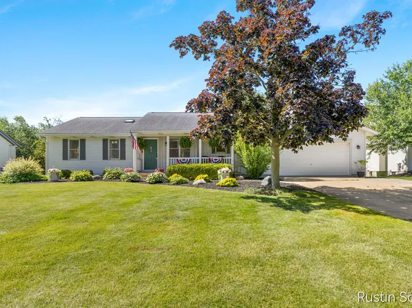 2680 Burgen Ct NE, Grand Rapids, MI 49525