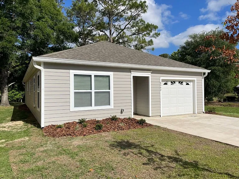 6542 NW 109th Pl — Photo 3