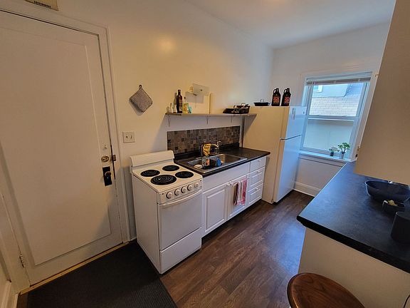 4th image of 305 N 12th Ave E APT D