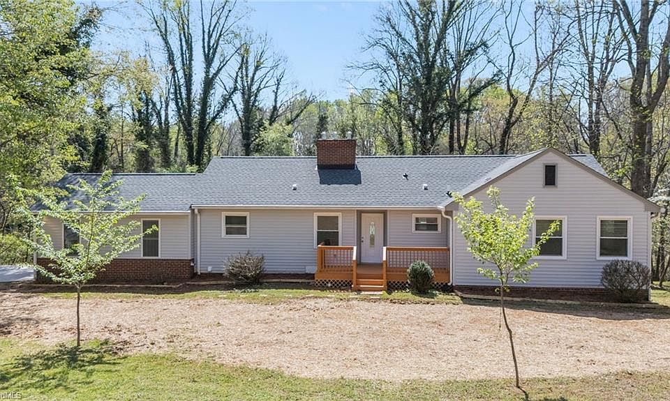 1st image of 3420 Forest Ln