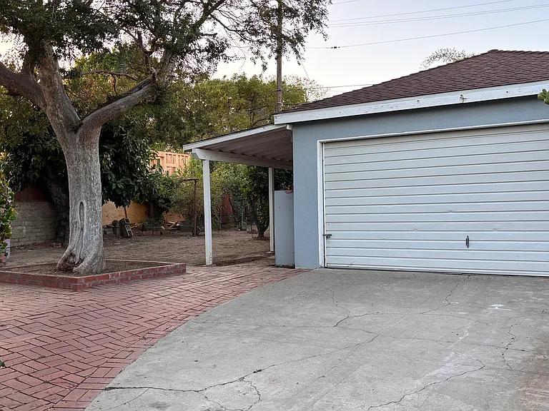 2-Car Garage