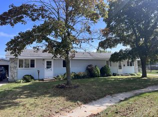 907 Parkway Ct #909, Two Rivers, WI 54241