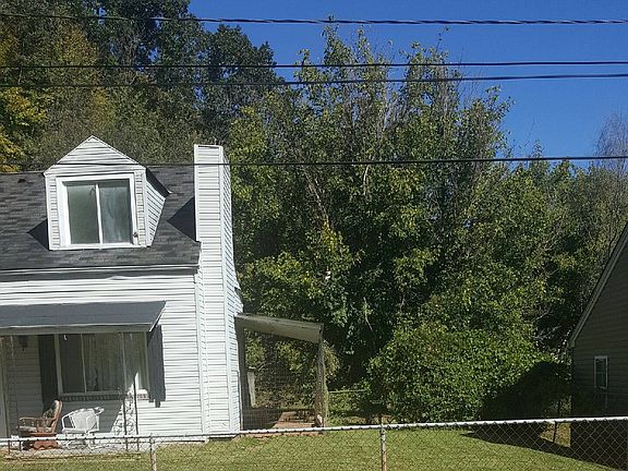 2nd image of 608 Melody Ln