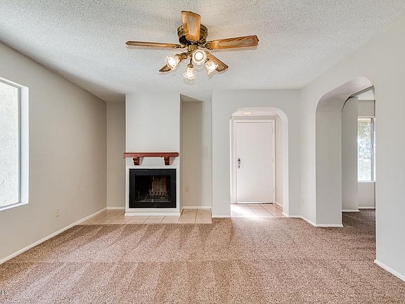 3rd image of 702 E Eugie Ave